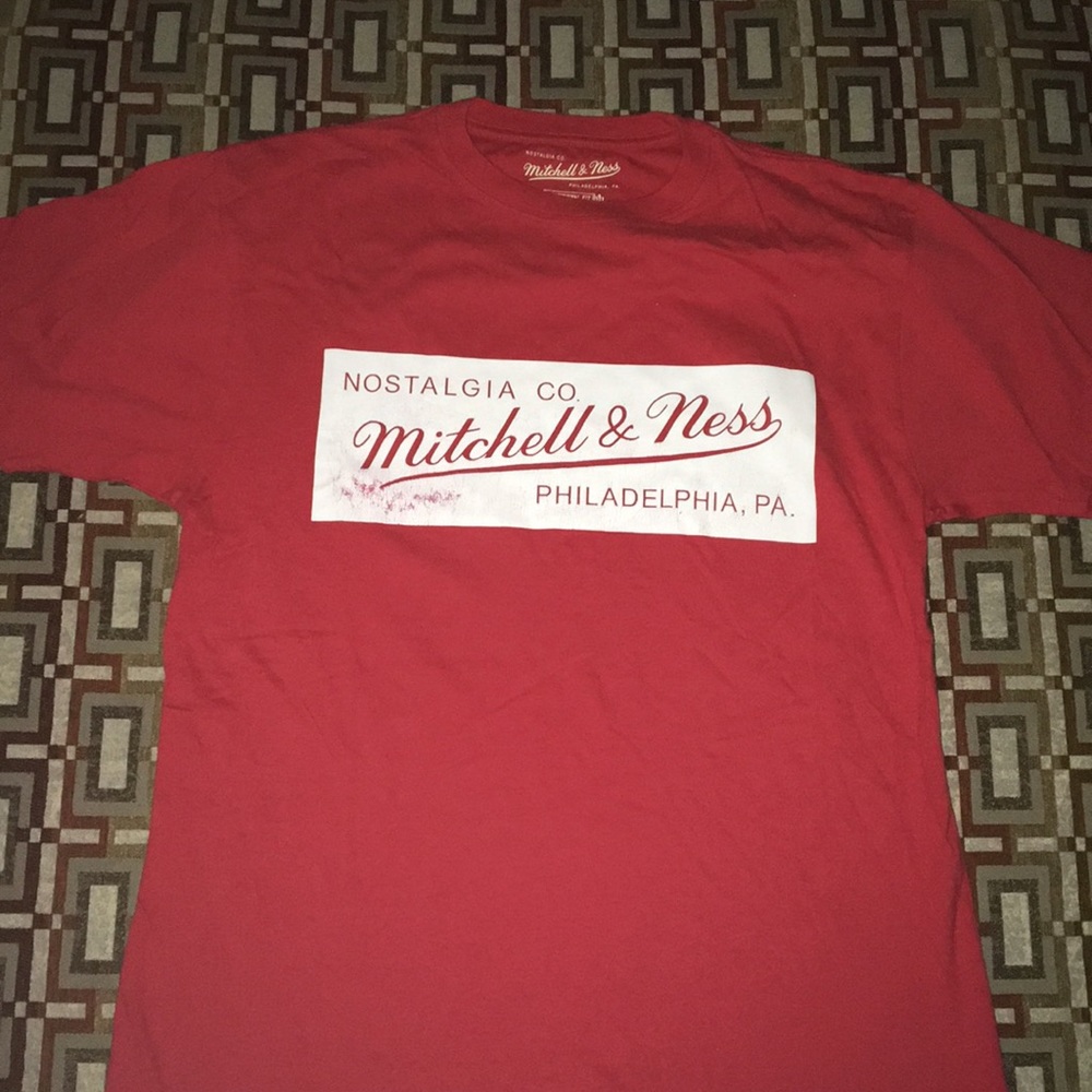 Men’s Mitchell & Ness Red T-shirt Size Small
